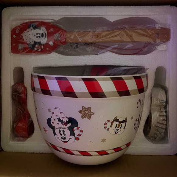 Disney Other - Disney Mickey Mouse Holiday Holiday Mixing Bowl Set